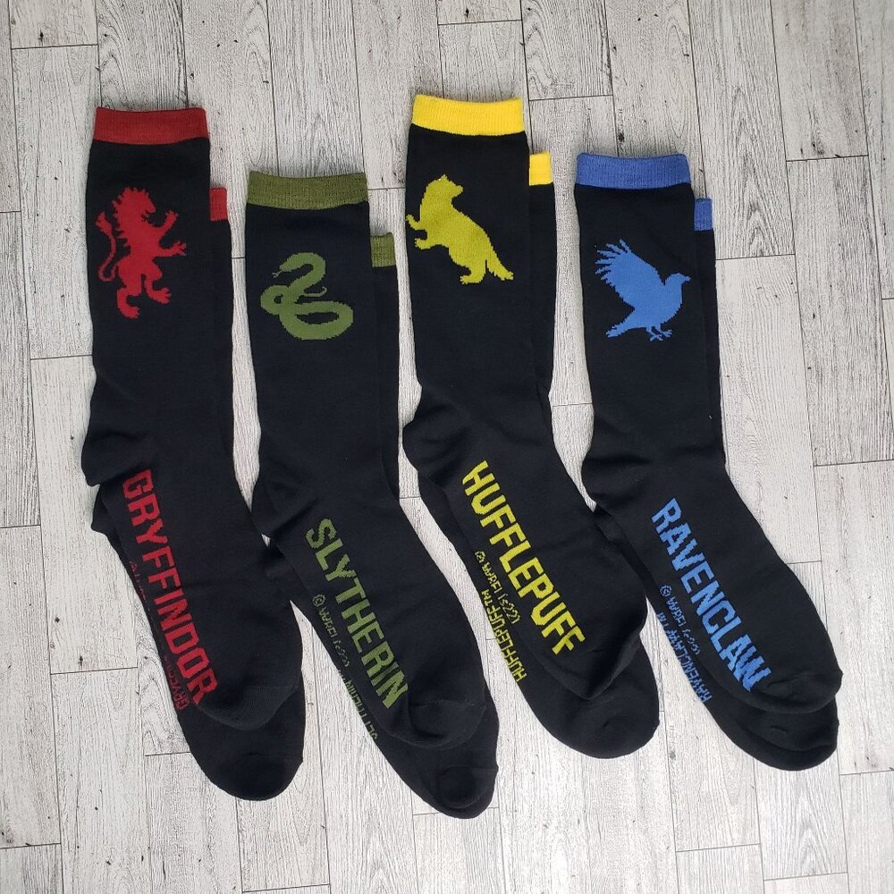 Harry Potter Crew Socks Gryffindor Slytherin Hufflepuff Ravenclaw 4-Pack Sz 6-12 - Picture 3 of 6